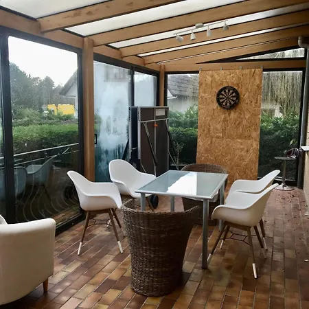 Avec Un Grand Jardin Villa